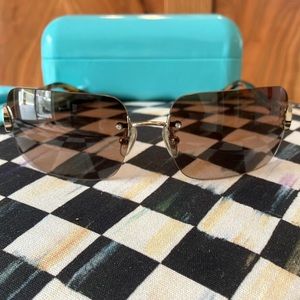 RARE Tiffany Key Sunglasses - Tortoise & Crystal 😍